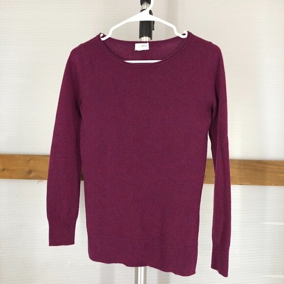 Club MONACO Nicolette 100% Cashmere Long Sleeve Sweater Pomegranate Plum Sz XS‎ - Picture 2 of 10